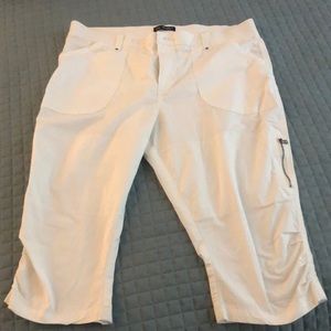 White lee mid rise cargo pants